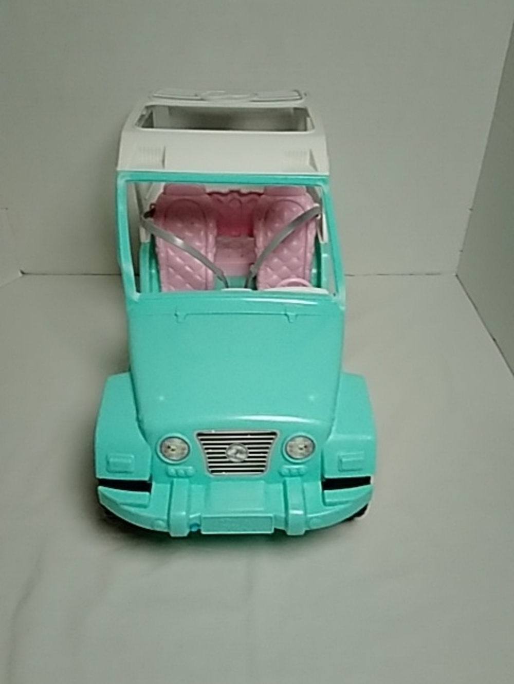 2012 Barbie Passport Jeep Cruiser
